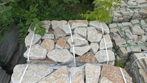 Гранитный плитняк галтованный для парковки купить в Тверской области