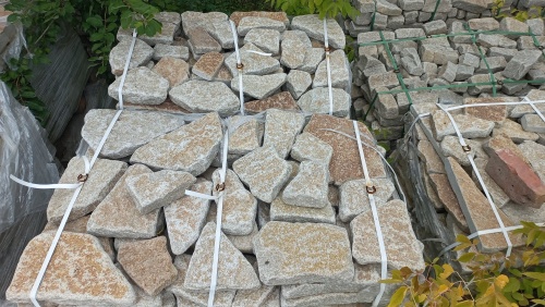 Плитняк гранитный галтованный купить в Тверской области