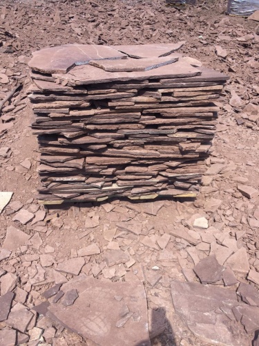 Плитняк лемезит бордовый для цоколя 1,5-2 см купить в Тверской области