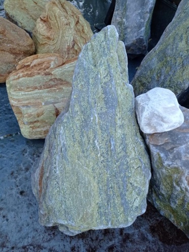 Златолит жёлтый, жёлто-зелёный глыбки и валуны для ланшафтного дизайна купить в Тверской области