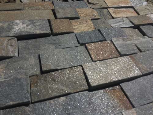 Плитка пилёная златолит Уральский для цоколя, отмостки купить в Тверской области