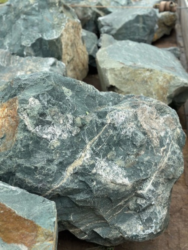 Камни для ландшафтного дизайна зелёные 10-60 килограмм купить в Тверской области