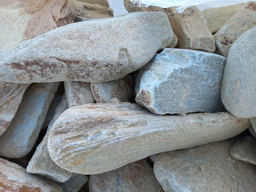 Златолит жёлтый, жёлто-зелёный глыбки и валуны для ланшафтного дизайна купить в Тверской области