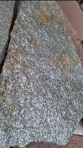 Плитняк златолит серебристый для цоколя, отмостки купить в Тверской области