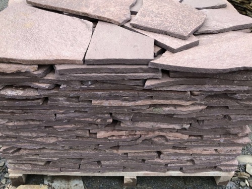 Плитняк лемезит бордовый для облицовки цоколя 20-25 мм  купить в Тверской области