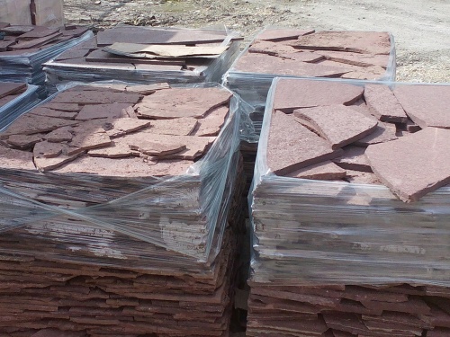 Плитняк лемезит бордовый для облицовки цоколя 20-25 мм  купить в Тверской области