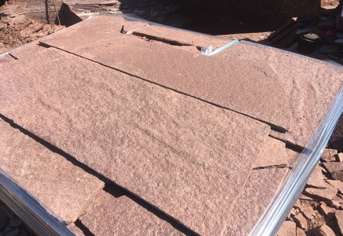 Плитняк лемезит бордовый для цоколя 1,5-2 см купить в Тверской области