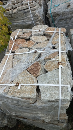 Плитняк галтованный гранитный для ландшафтного дизайна купить в Тверской области