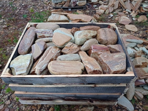 Златолит жёлтый, жёлто-зелёный глыбки и валуны для ланшафтного дизайна купить в Тверской области