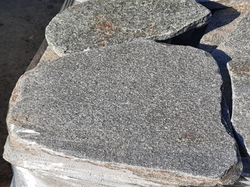 Златолит серебристый галтованный для лестниц купить в Тверской области